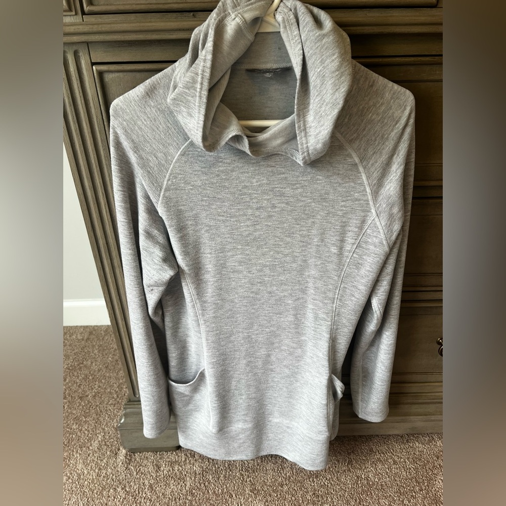 Sketchers Women’s shirt